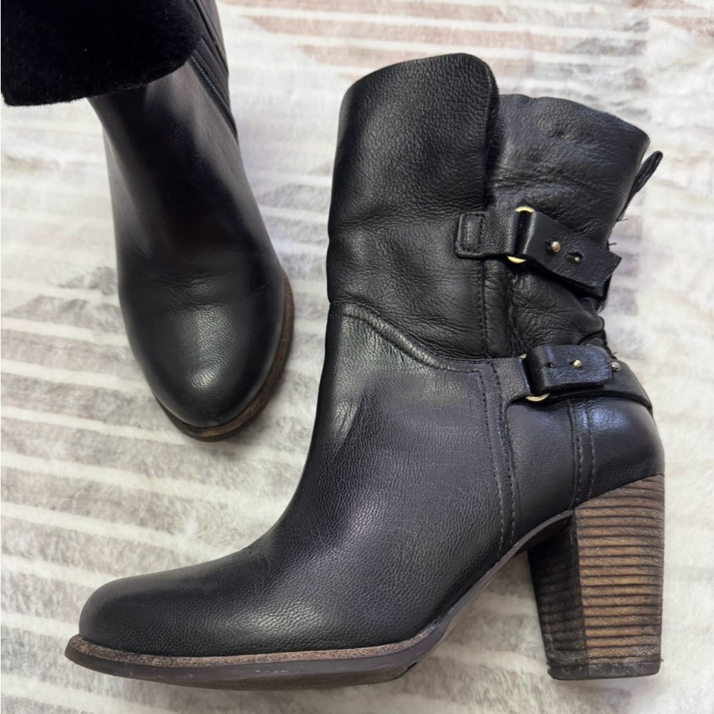 UGG Jayne Fold Over Stacked  Leather Heeled Boots with fur inside